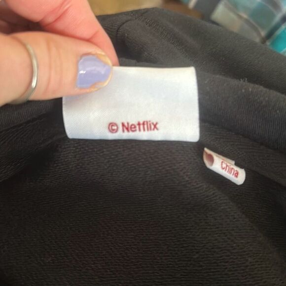 Stranger Things Hoodie The Demogorgon Black size M Medium - Picture 7 of 9